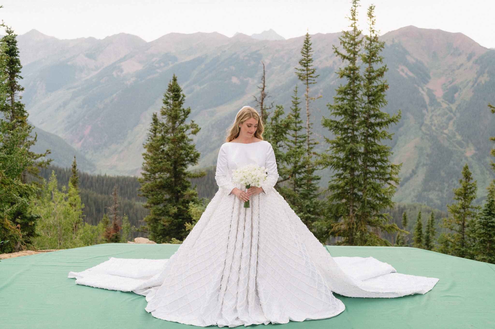 Discover 6 Things To Love About The Little Nell - Jacie Marguerite